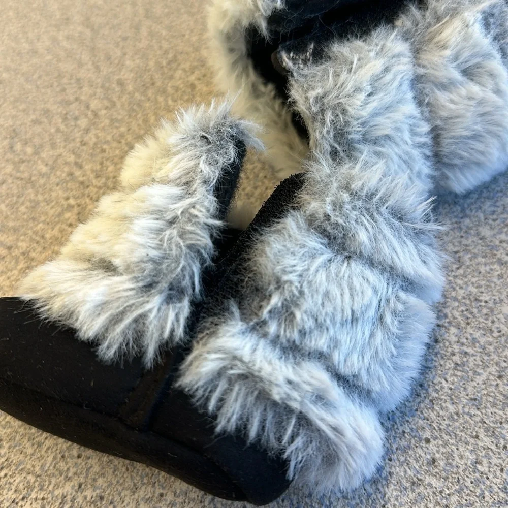 Stepping Stones • Baby Booties w/Faux Fur • Size 0-3 Months • Unisex!